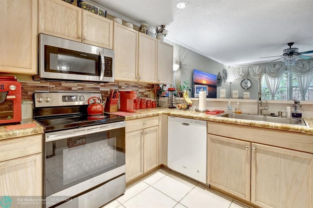 For Sale: $540,000 (3 beds, 2 baths, 1815 Square Feet)