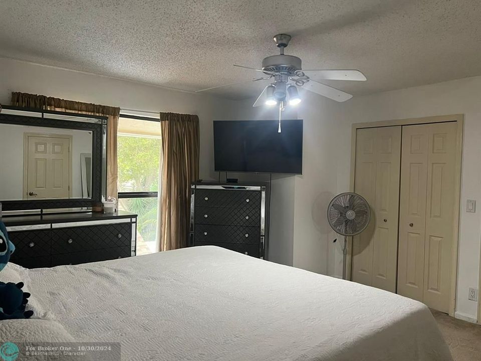 For Sale: $380,000 (2 beds, 1 baths, 1632 Square Feet)