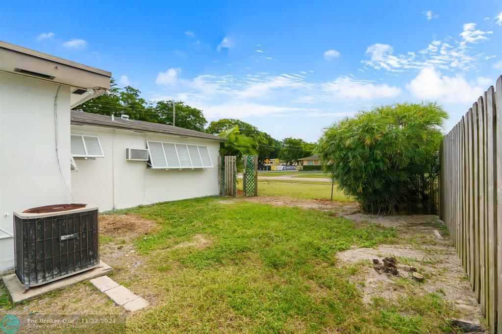 Active With Contract: $559,000 (3 beds, 2 baths, 2085 Square Feet)