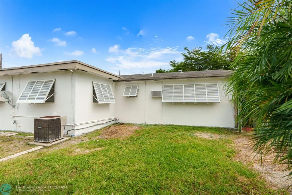 Active With Contract: $559,000 (3 beds, 2 baths, 2085 Square Feet)