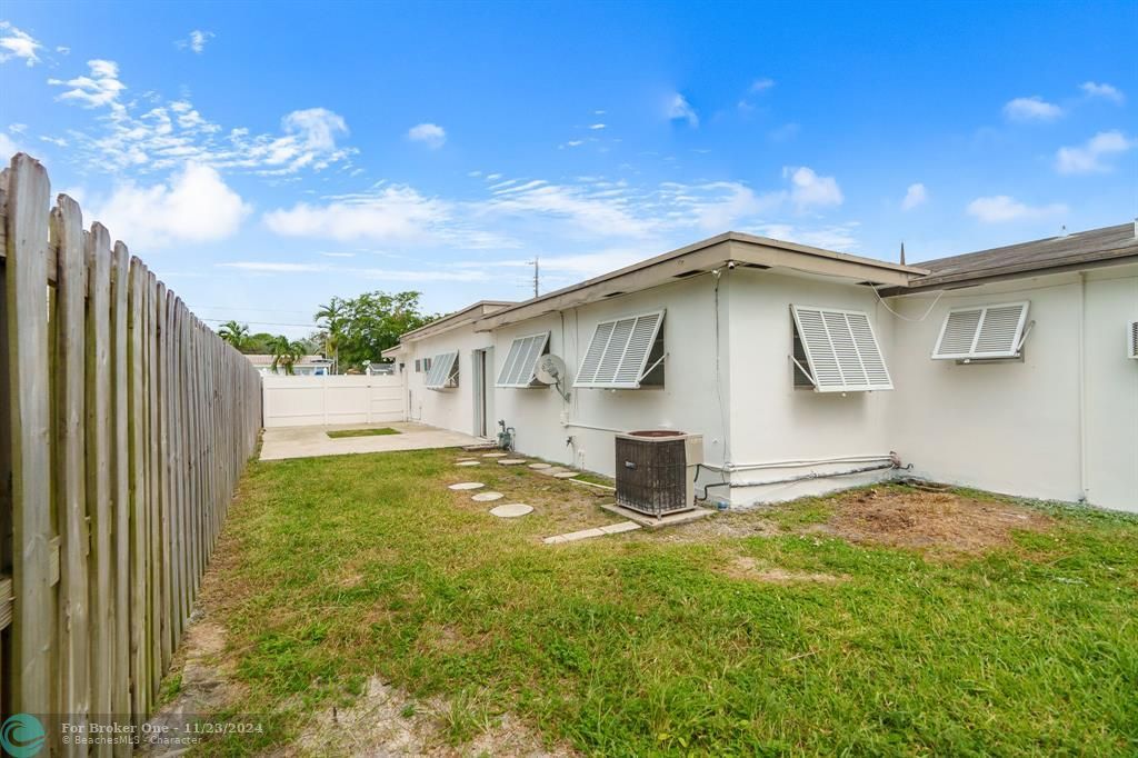 Active With Contract: $559,000 (3 beds, 2 baths, 2085 Square Feet)