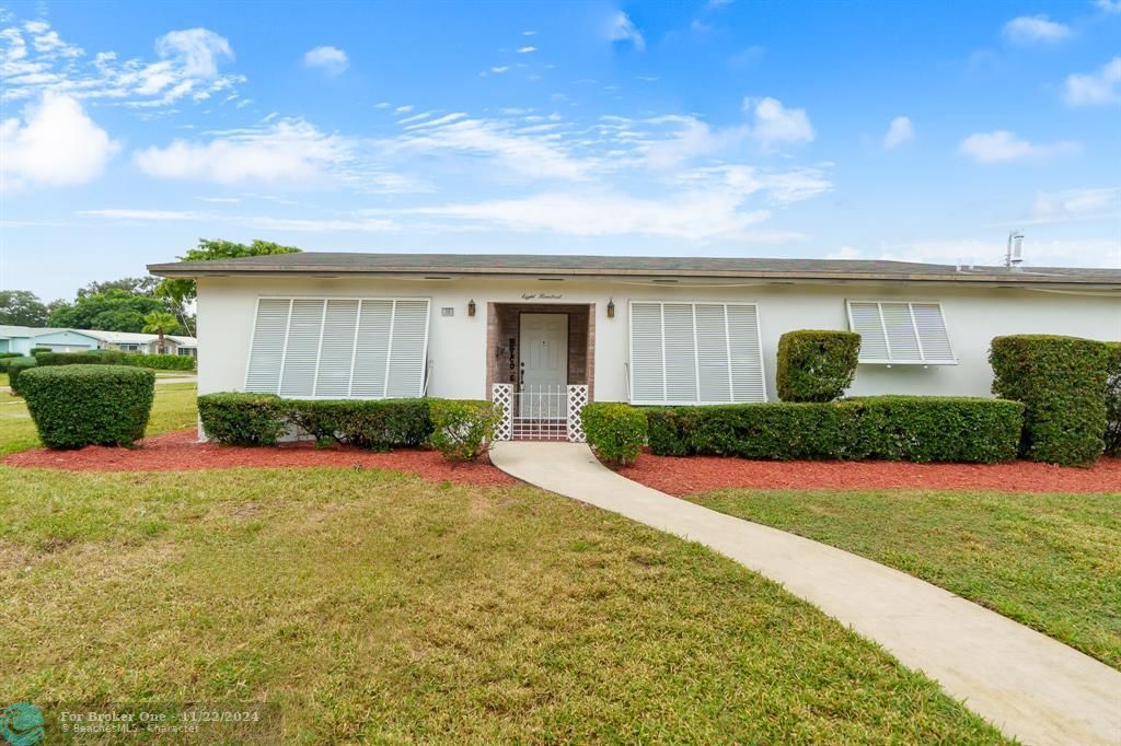 Active With Contract: $559,000 (3 beds, 2 baths, 2085 Square Feet)