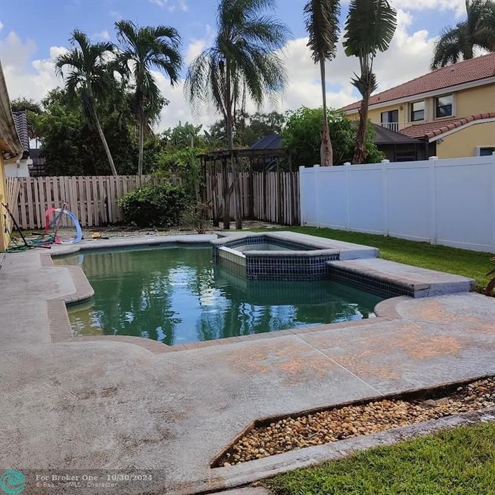 En Venta: $829,999 (3 camas, 2 baños, 2066 Pies cuadrados)