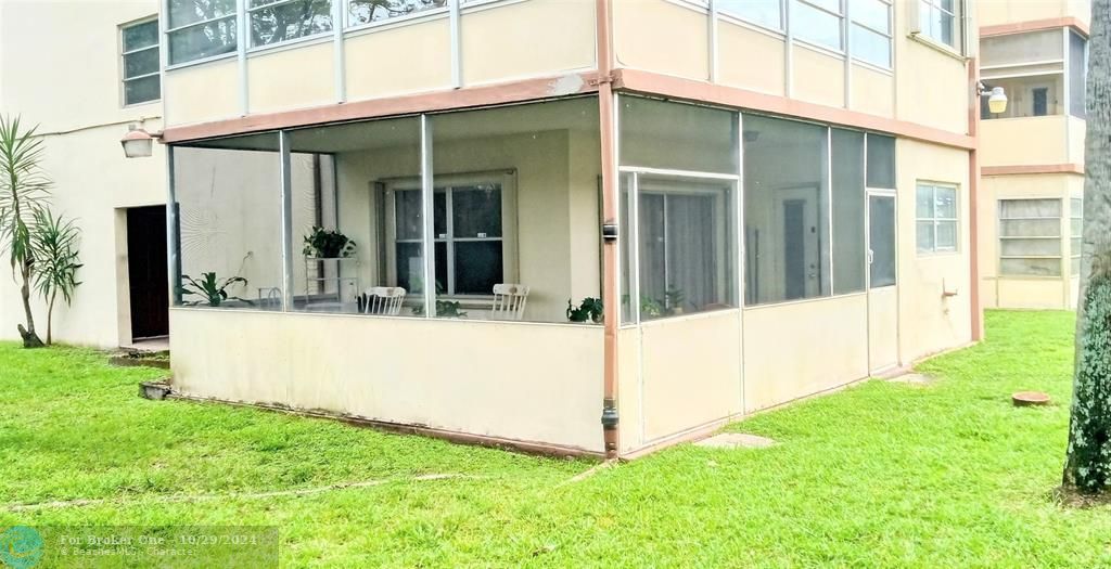 En Venta: $165,000 (2 camas, 2 baños, 975 Pies cuadrados)