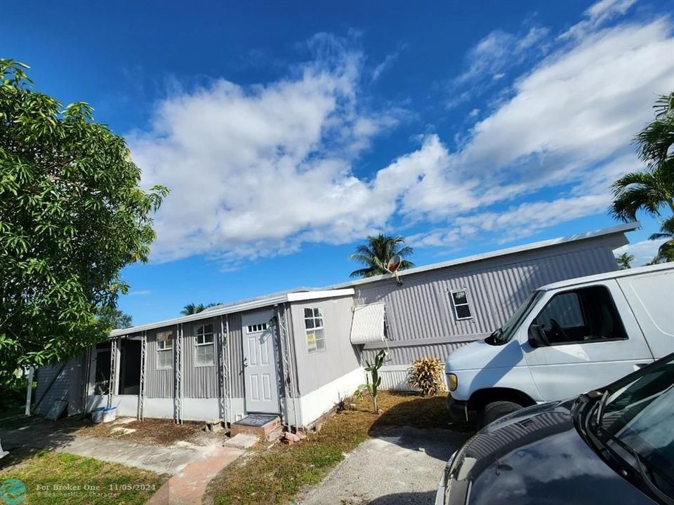 For Sale: $99,000 (2 beds, 2 baths, 4701 Square Feet)