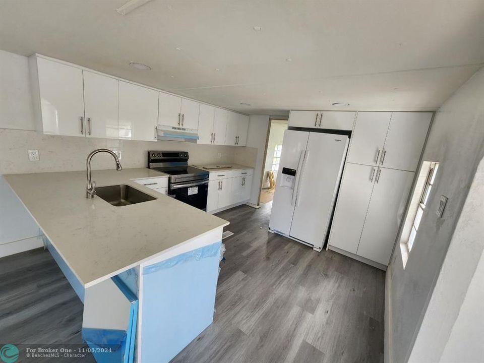 For Sale: $99,000 (2 beds, 2 baths, 4701 Square Feet)