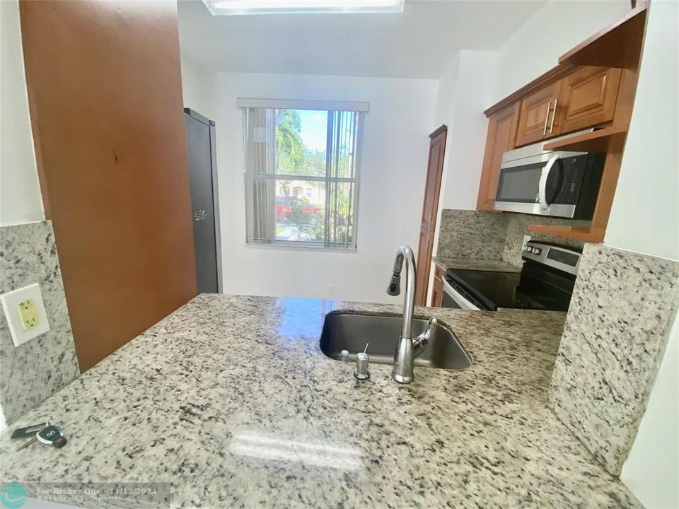 For Rent: $2,649 (3 beds, 2 baths, 1160 Square Feet)