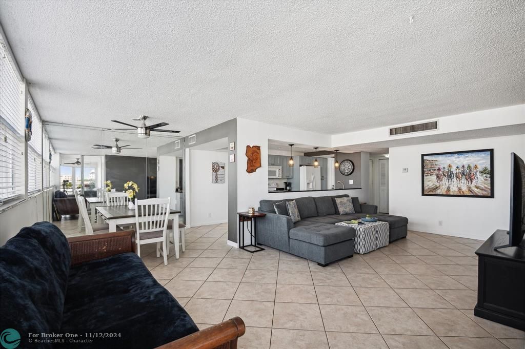 For Sale: $385,000 (2 beds, 2 baths, 1259 Square Feet)