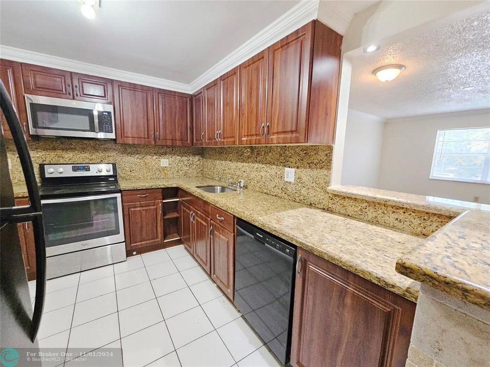 For Rent: $1,850 (2 beds, 2 baths, 1040 Square Feet)