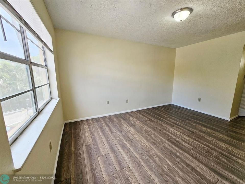 For Rent: $1,850 (2 beds, 2 baths, 1040 Square Feet)