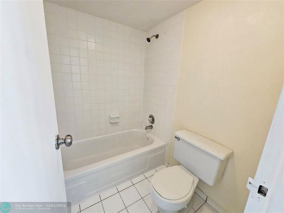 For Rent: $1,850 (2 beds, 2 baths, 1040 Square Feet)