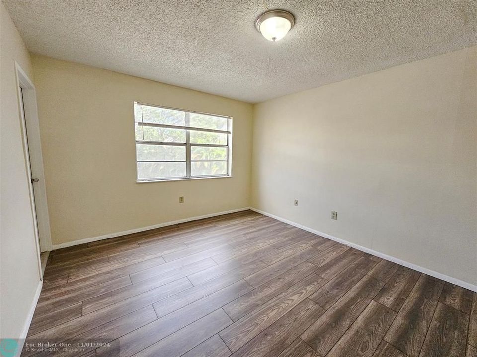 For Rent: $1,850 (2 beds, 2 baths, 1040 Square Feet)