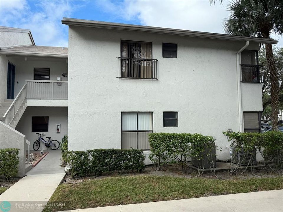 For Sale: $275,000 (3 beds, 2 baths, 1220 Square Feet)