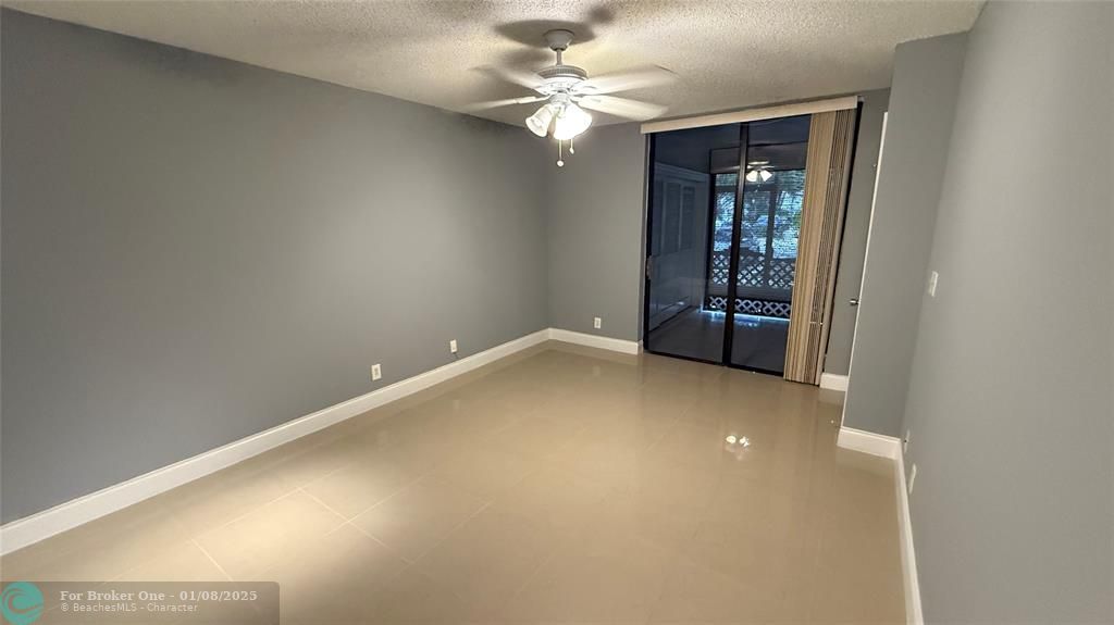 Active With Contract: $269,000 (3 beds, 2 baths, 1220 Square Feet)