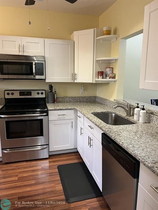 For Rent: $3,200 (2 beds, 2 baths, 1183 Square Feet)