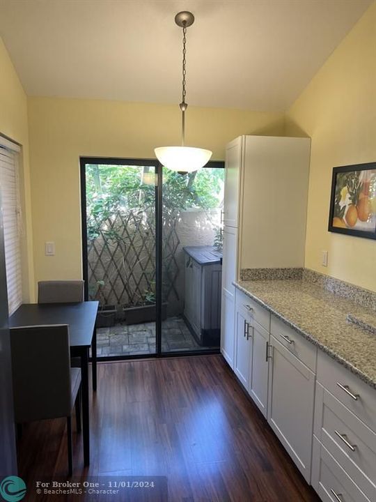 For Rent: $3,200 (2 beds, 2 baths, 1183 Square Feet)