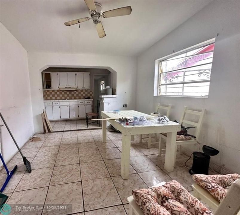 En Venta: $379,300 (3 camas, 2 baños, 1416 Pies cuadrados)