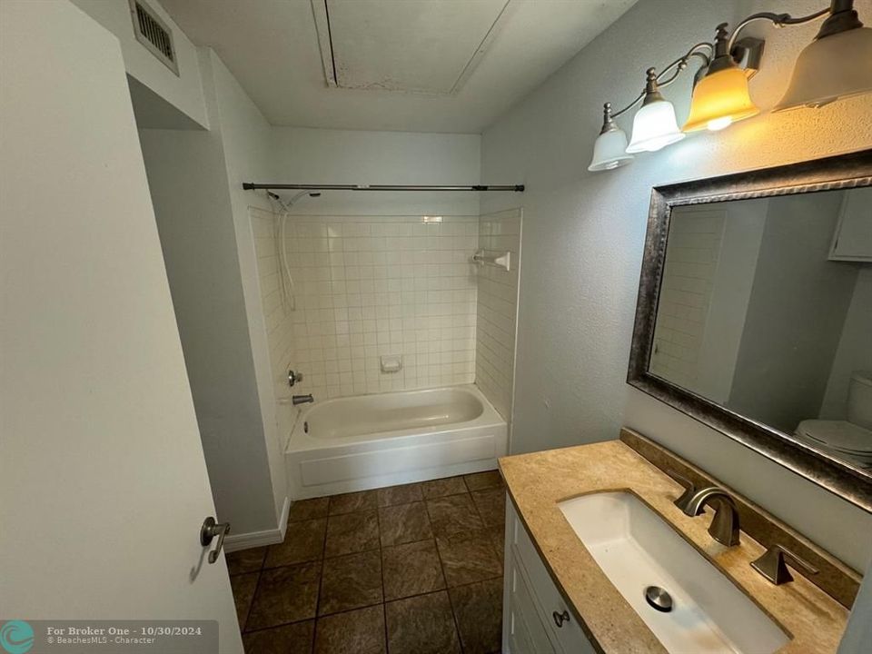 For Sale: $249,000 (2 beds, 2 baths, 1256 Square Feet)