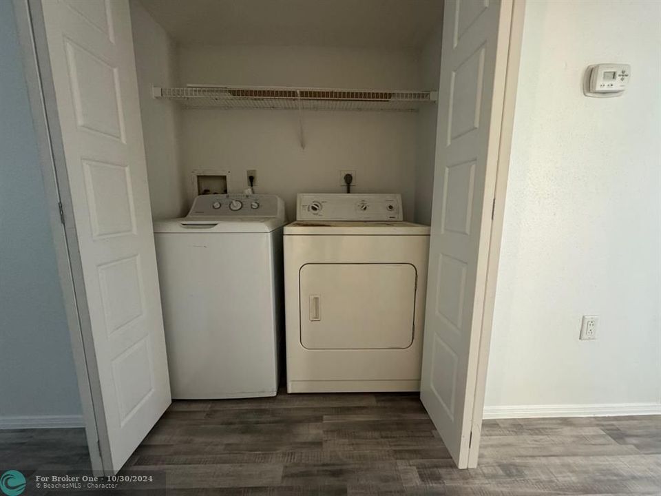 For Sale: $249,000 (2 beds, 2 baths, 1256 Square Feet)