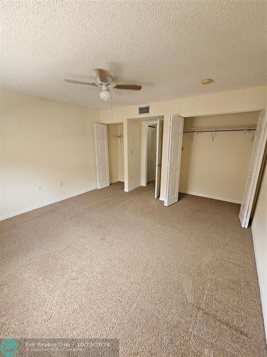 For Sale: $325,000 (1 beds, 1 baths, 859 Square Feet)