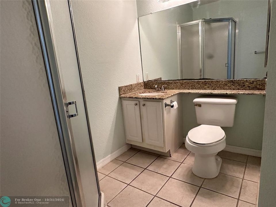 For Rent: $2,200 (2 beds, 2 baths, 1079 Square Feet)