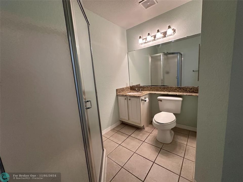 For Rent: $2,200 (2 beds, 2 baths, 1079 Square Feet)