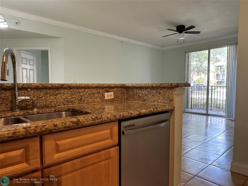 For Rent: $2,200 (2 beds, 2 baths, 1079 Square Feet)