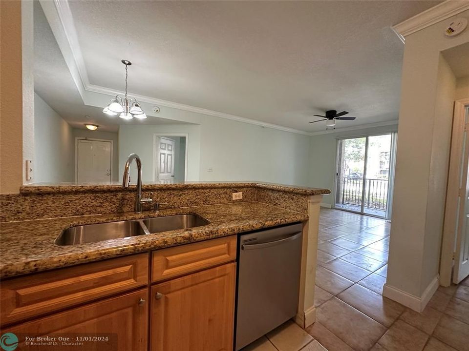 For Rent: $2,200 (2 beds, 2 baths, 1079 Square Feet)