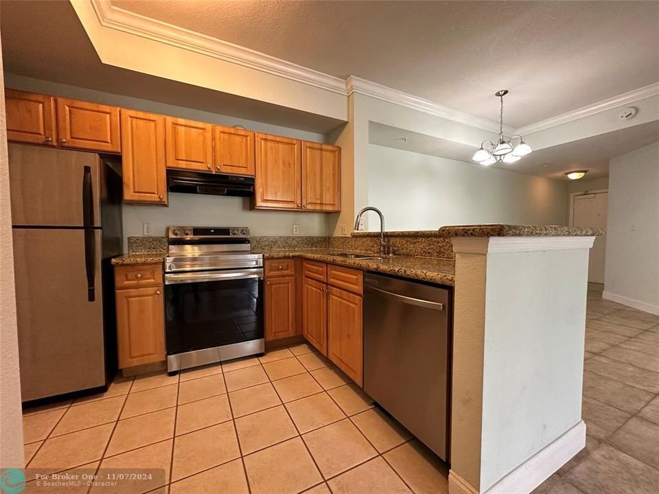 For Rent: $2,200 (2 beds, 2 baths, 1079 Square Feet)