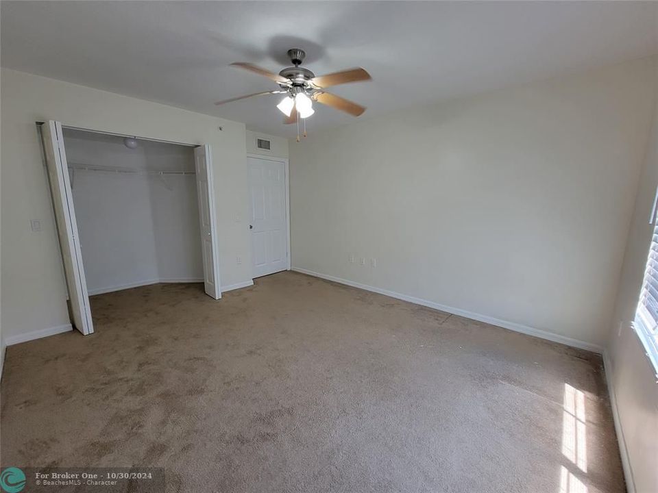 For Sale: $230,000 (2 beds, 2 baths, 1060 Square Feet)