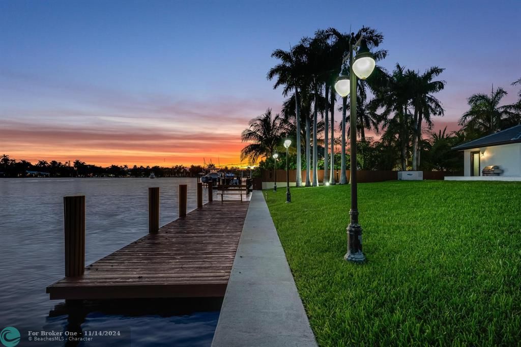 For Sale: $6,999,000 (5 beds, 3 baths, 4616 Square Feet)