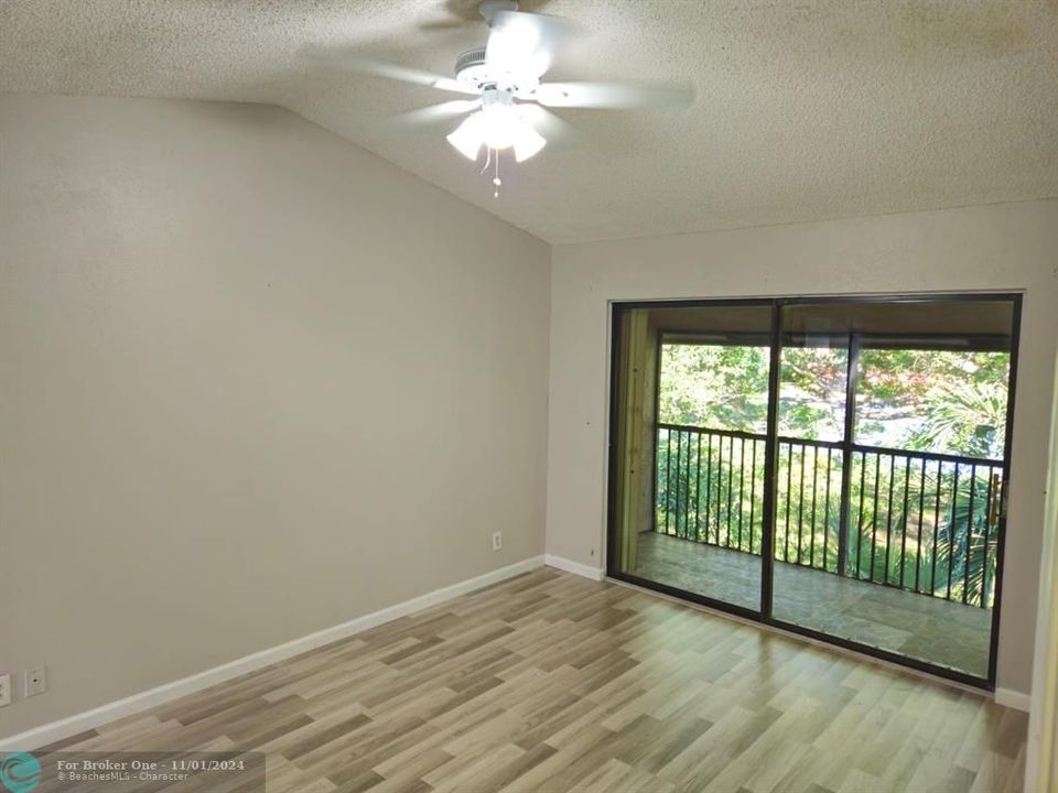 For Rent: $2,300 (2 beds, 2 baths, 1198 Square Feet)