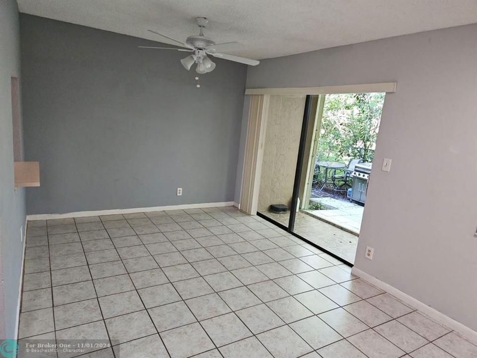 For Rent: $2,300 (2 beds, 2 baths, 1198 Square Feet)