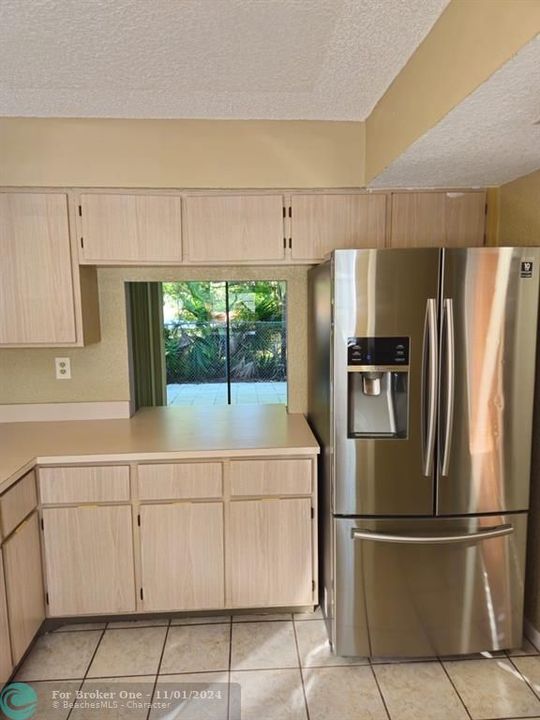 For Rent: $2,300 (2 beds, 2 baths, 1198 Square Feet)