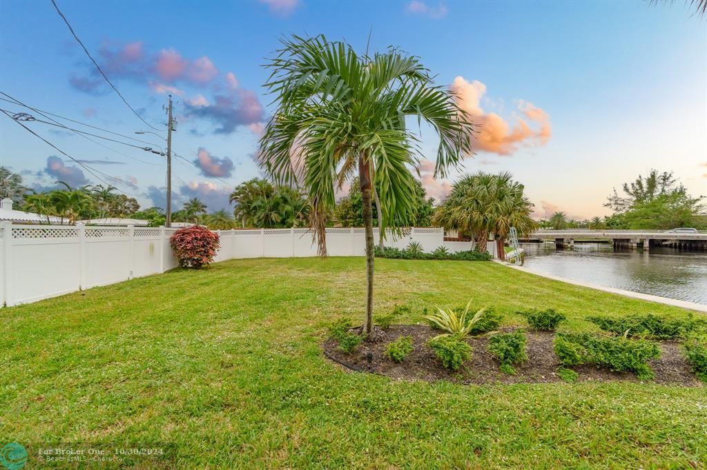 For Sale: $1,225,000 (3 beds, 2 baths, 1875 Square Feet)