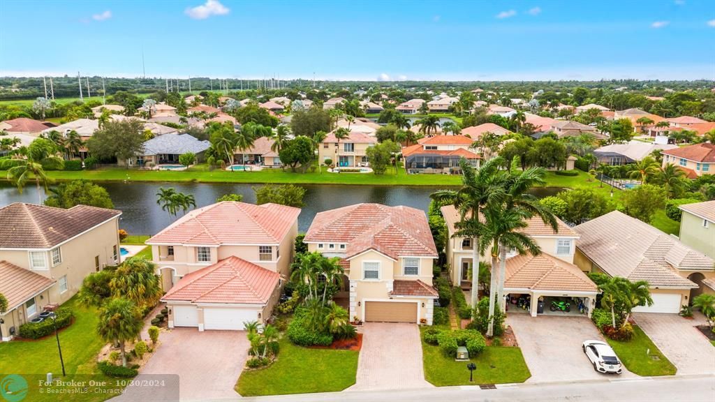 For Sale: $795,000 (4 beds, 2 baths, 2714 Square Feet)