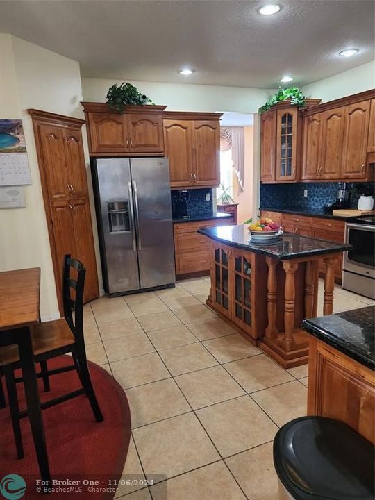 For Rent: $5,800 (5 beds, 4 baths, 3316 Square Feet)