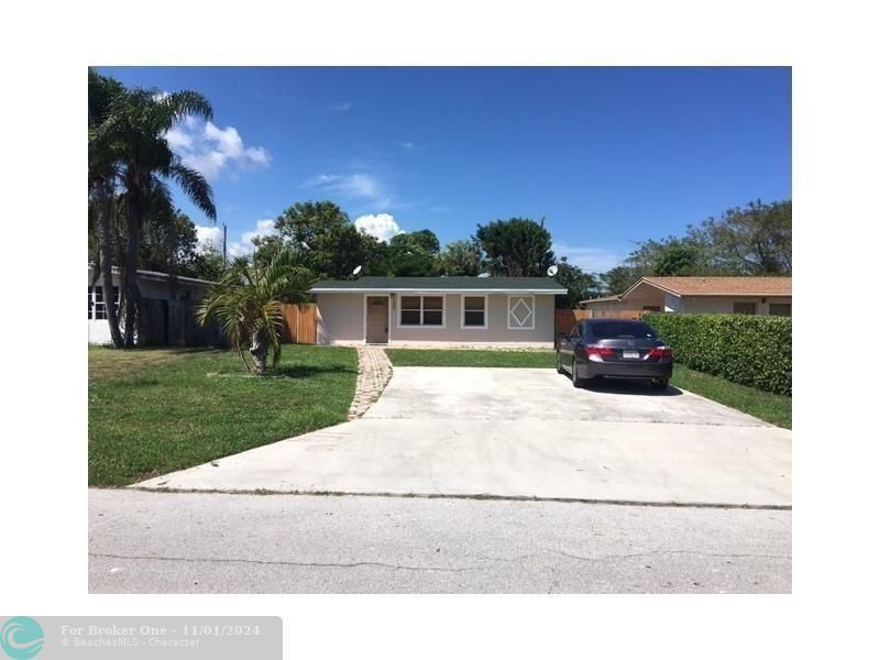 For Rent: $3,950 (4 beds, 2 baths, 1456 Square Feet)