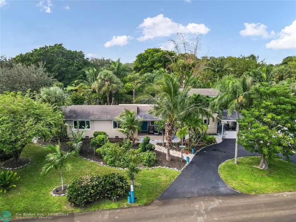 For Sale: $975,000 (4 beds, 2 baths, 2205 Square Feet)