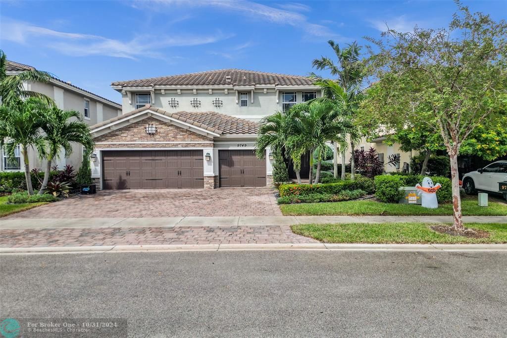 For Sale: $1,445,000 (4 beds, 4 baths, 3714 Square Feet)