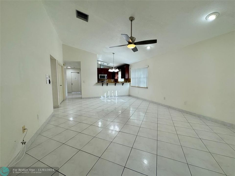 For Rent: $3,350 (3 beds, 2 baths, 1257 Square Feet)