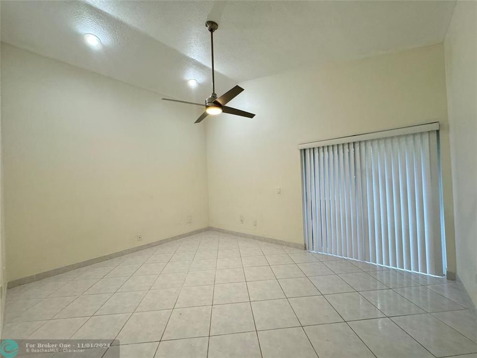 For Rent: $3,350 (3 beds, 2 baths, 1257 Square Feet)