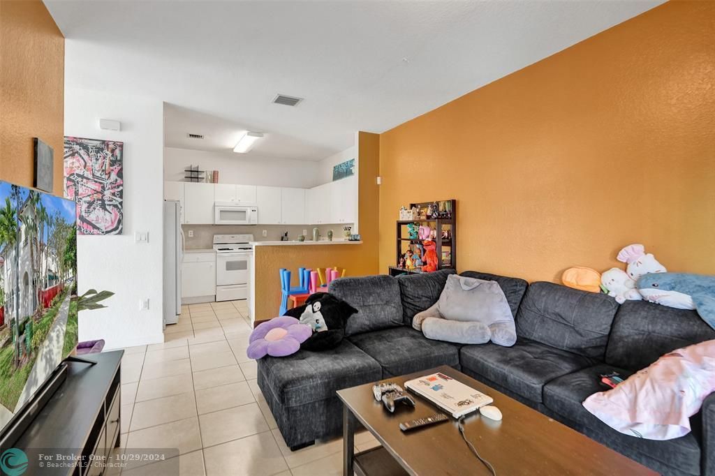 For Sale: $369,000 (3 beds, 2 baths, 1750 Square Feet)