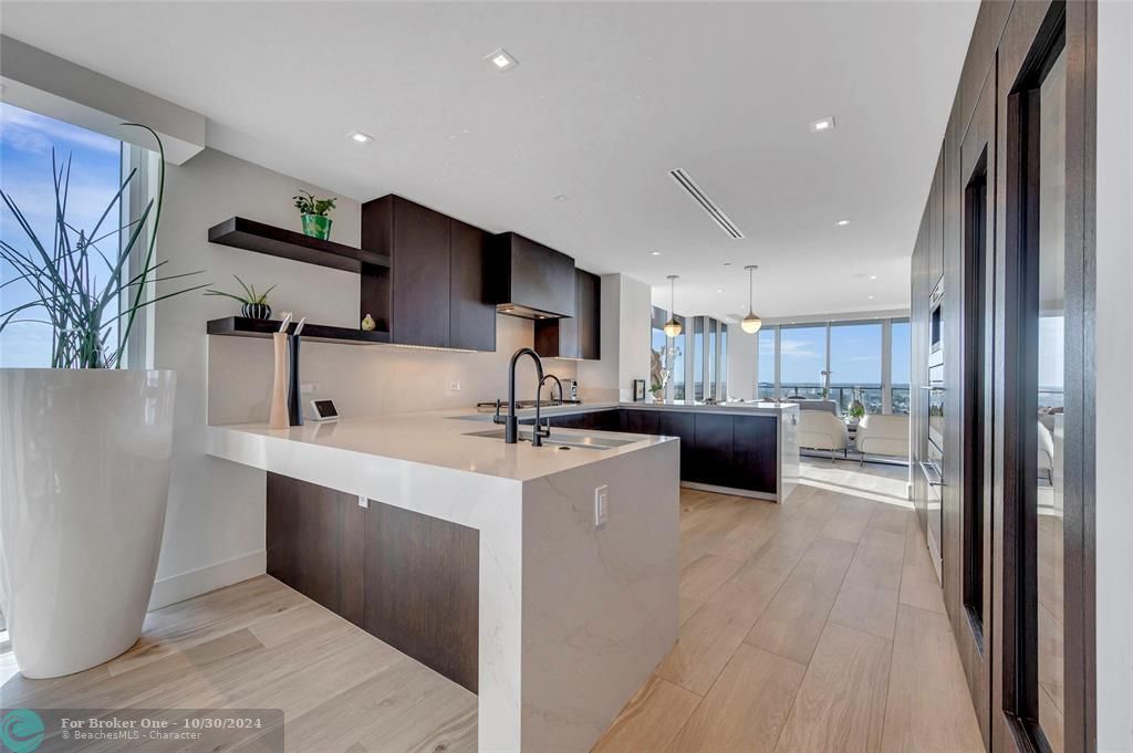 For Sale: $6,995,000 (3 beds, 4 baths, 3422 Square Feet)