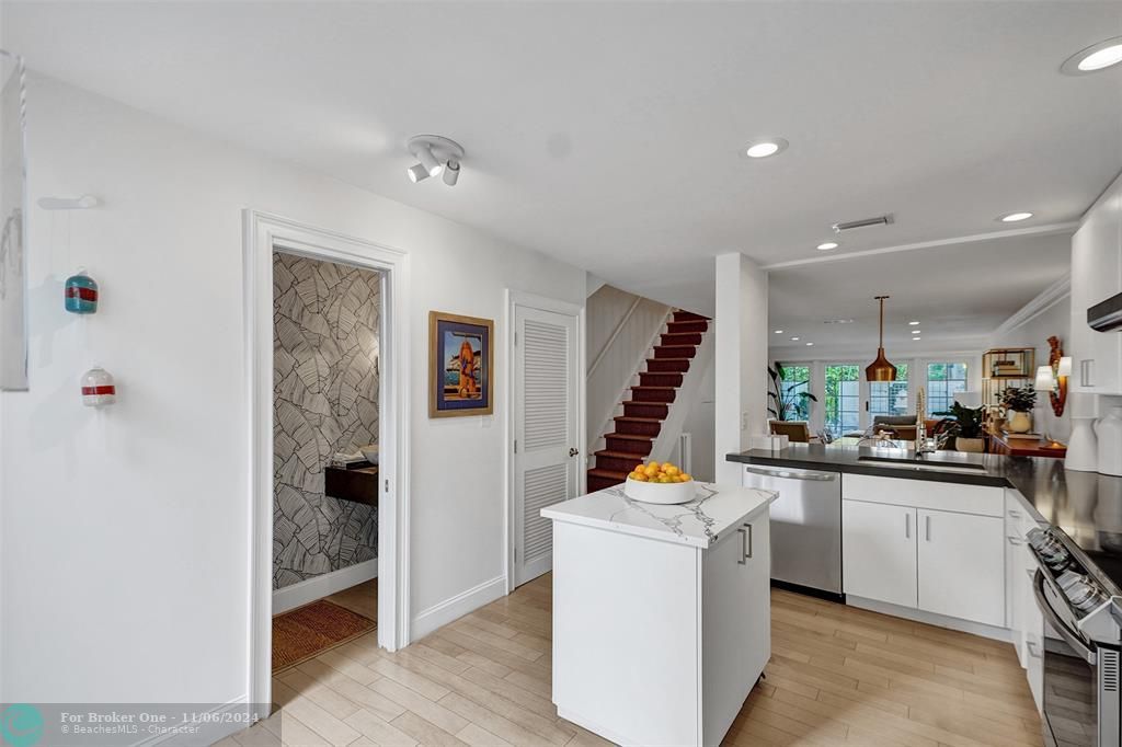 For Sale: $899,900 (2 beds, 2 baths, 1430 Square Feet)