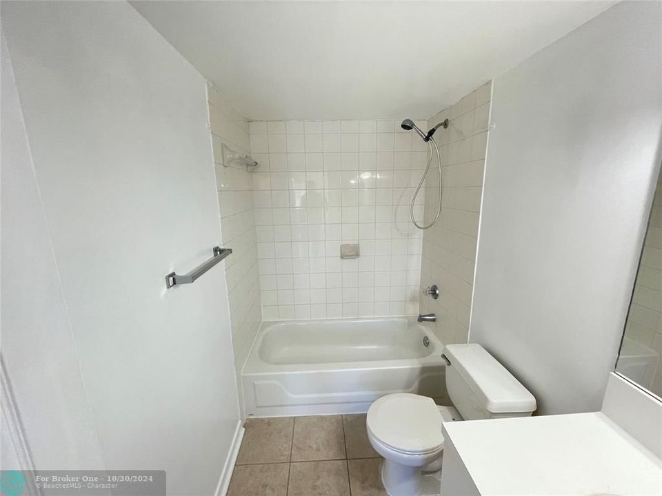 For Sale: $220,000 (2 beds, 2 baths, 1075 Square Feet)