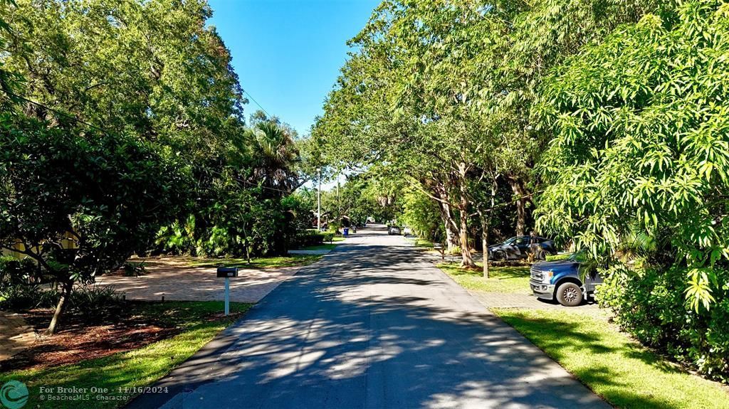 For Sale: $895,000 (3 beds, 2 baths, 2072 Square Feet)