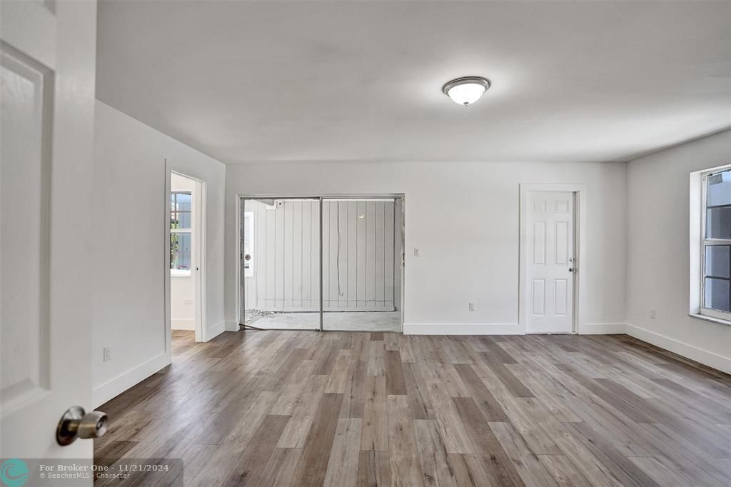 For Sale: $2,500 (2 beds, 2 baths, 2567 Square Feet)