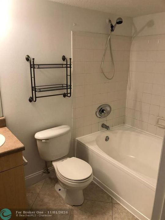 For Rent: $1,750 (1 beds, 1 baths, 793 Square Feet)