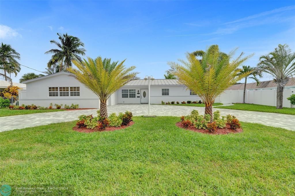 For Sale: $1,350,000 (3 beds, 2 baths, 1586 Square Feet)